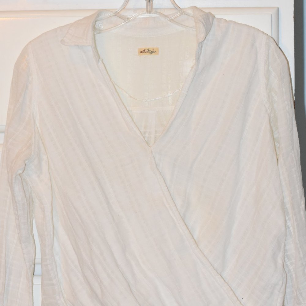 Hollister White Flowy Top With Long Sleeves